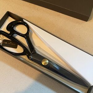 Guggenhein 9” scissors